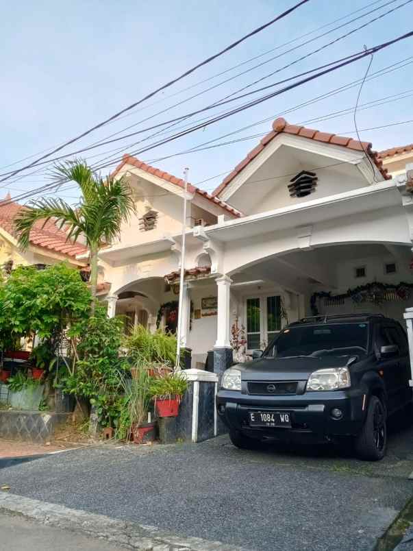dijual rumah pesona khayangan estate