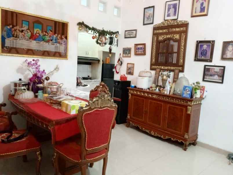 dijual rumah pesona khayangan estate