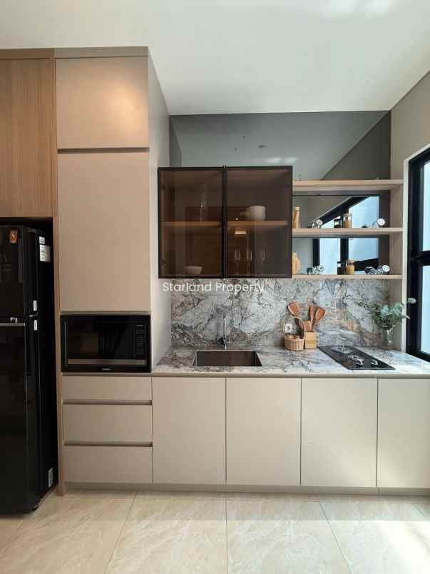 dijual rumah petukangan selatan