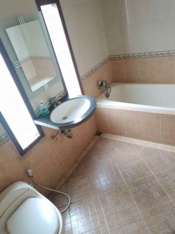 dijual rumah pisangan ciputat timur