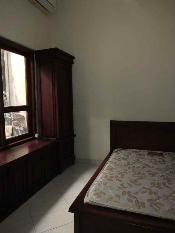dijual rumah pisangan ciputat timur