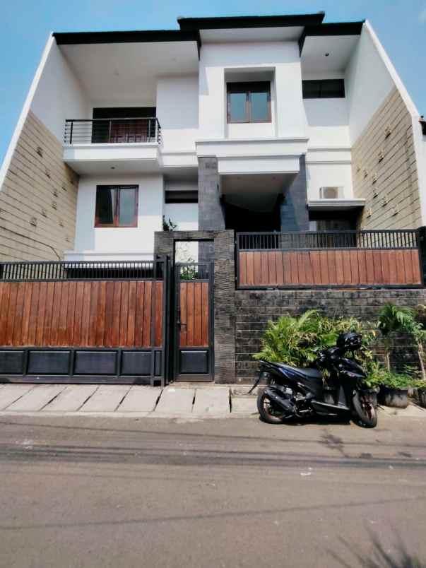 dijual rumah pisangan lama jaktim