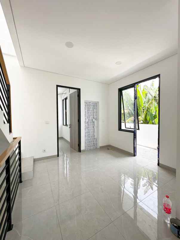 dijual rumah pondok bambu