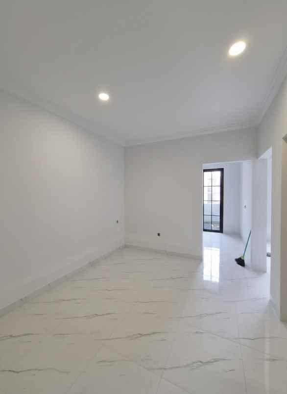 dijual rumah pondok bambu