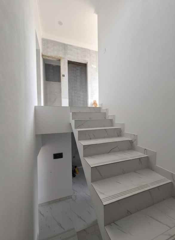 dijual rumah pondok bambu