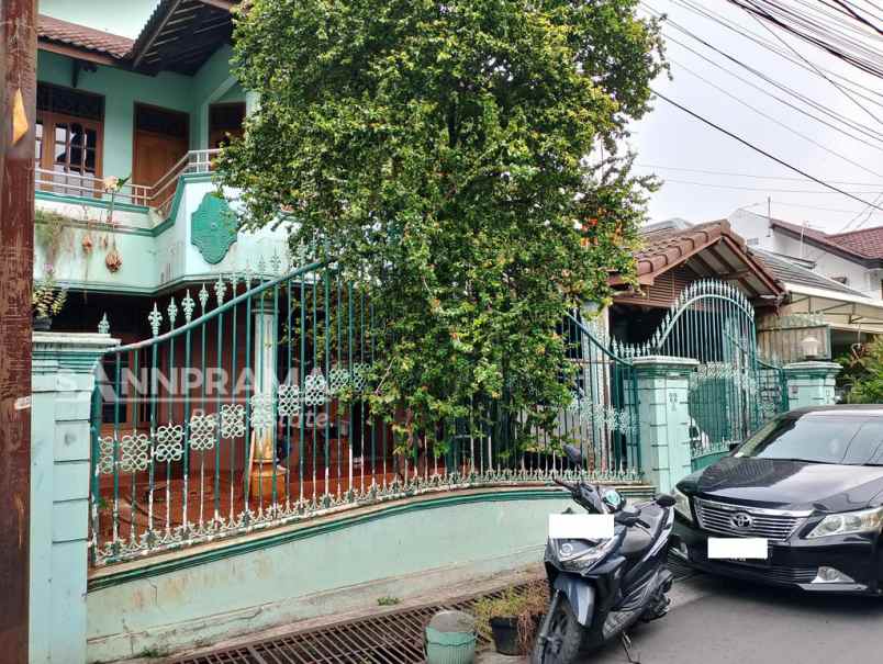 dijual rumah pondok kelapa