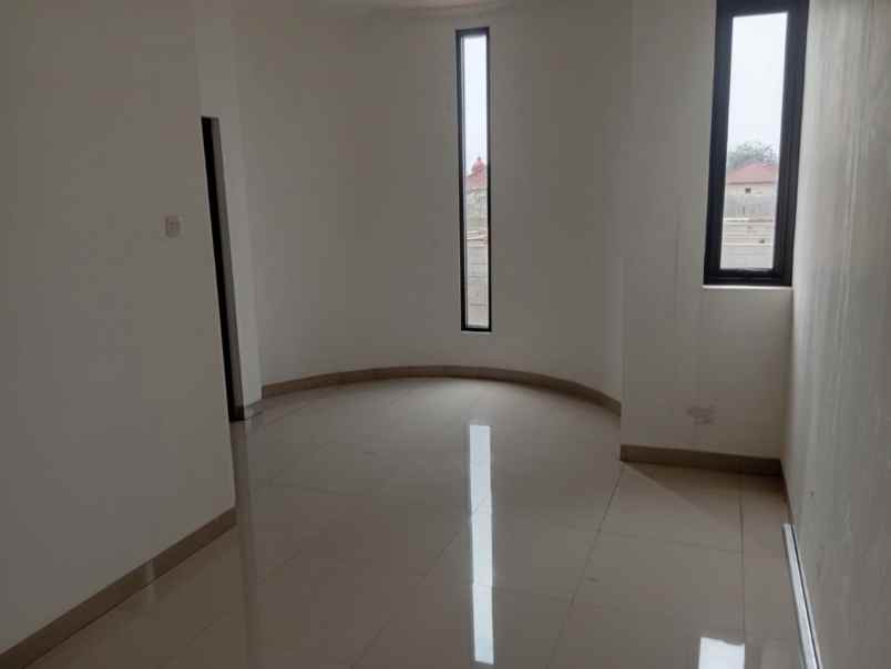 dijual rumah pondok kelapa