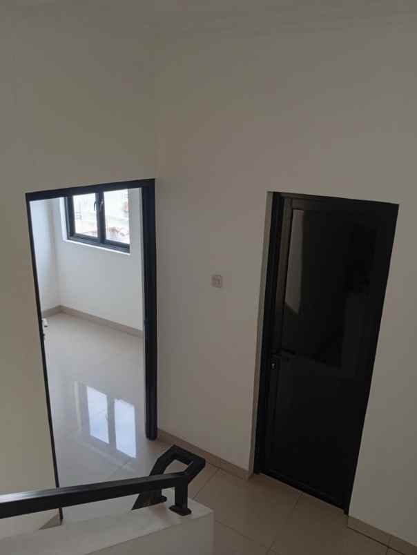 dijual rumah pondok kelapa