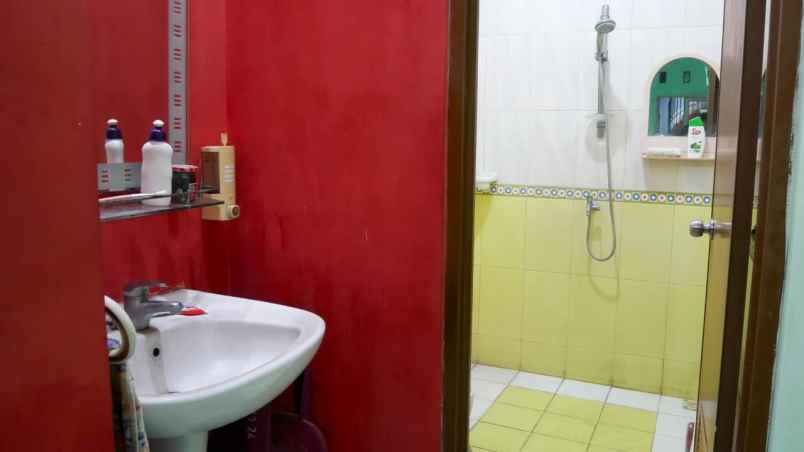 dijual rumah pondok kelapa