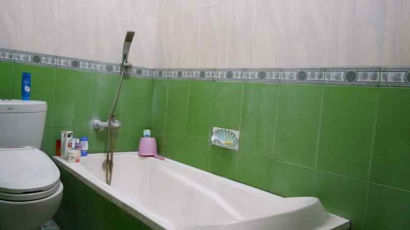 dijual rumah pondok kelapa