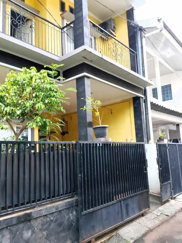 dijual rumah pondok kelapa