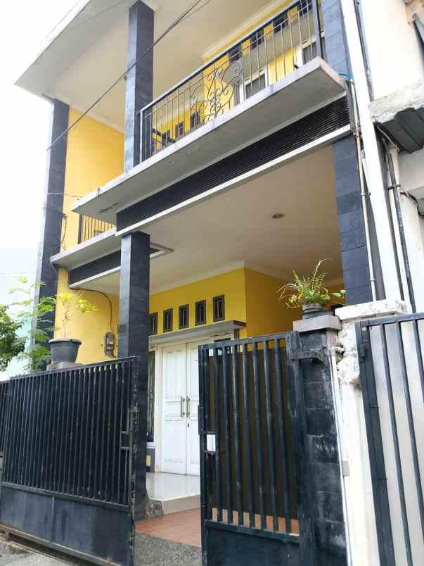 dijual rumah pondok kelapa