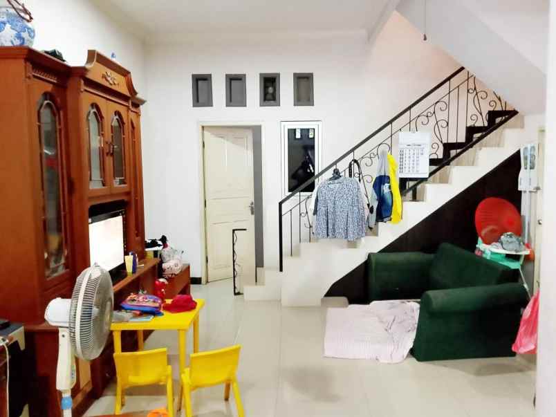 dijual rumah pondok kelapa