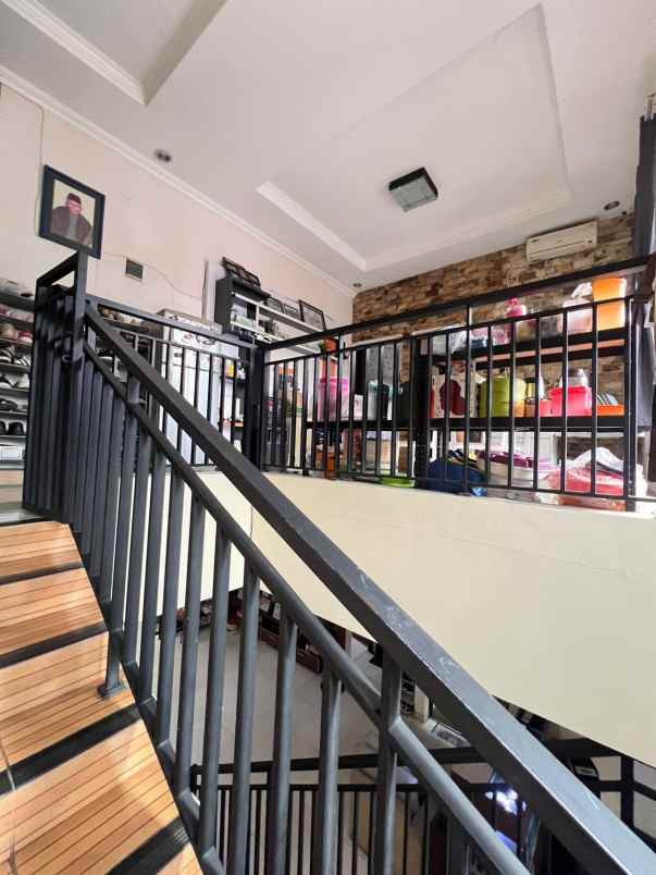 dijual rumah pondok kelapa