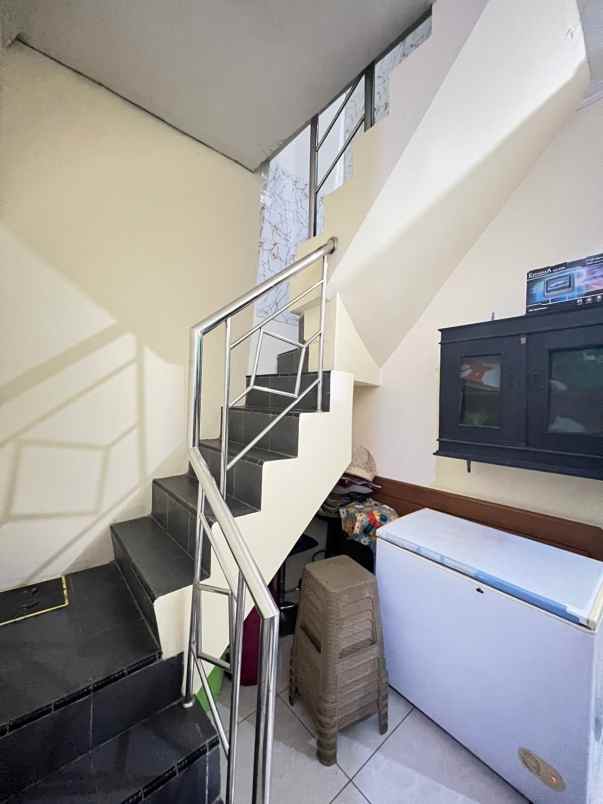 dijual rumah pondok kelapa