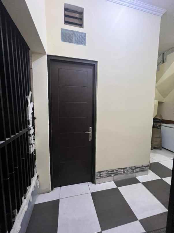 dijual rumah pondok kelapa