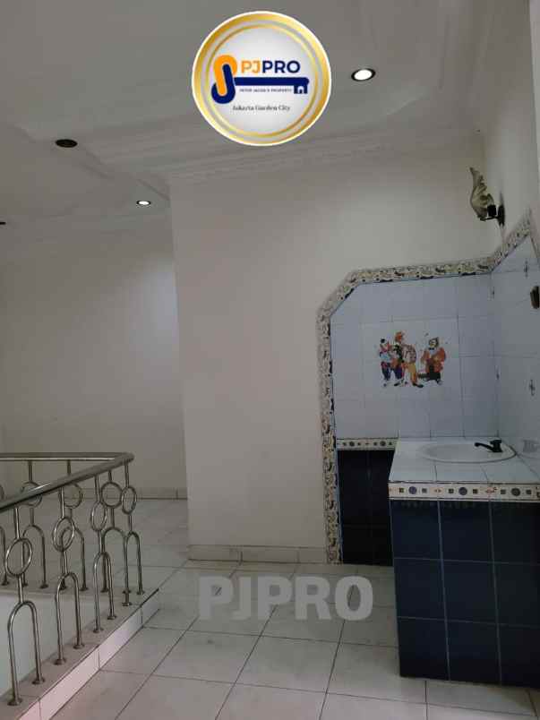 dijual rumah pondok ungu permai