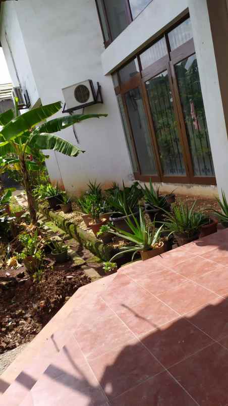 dijual rumah pulomas