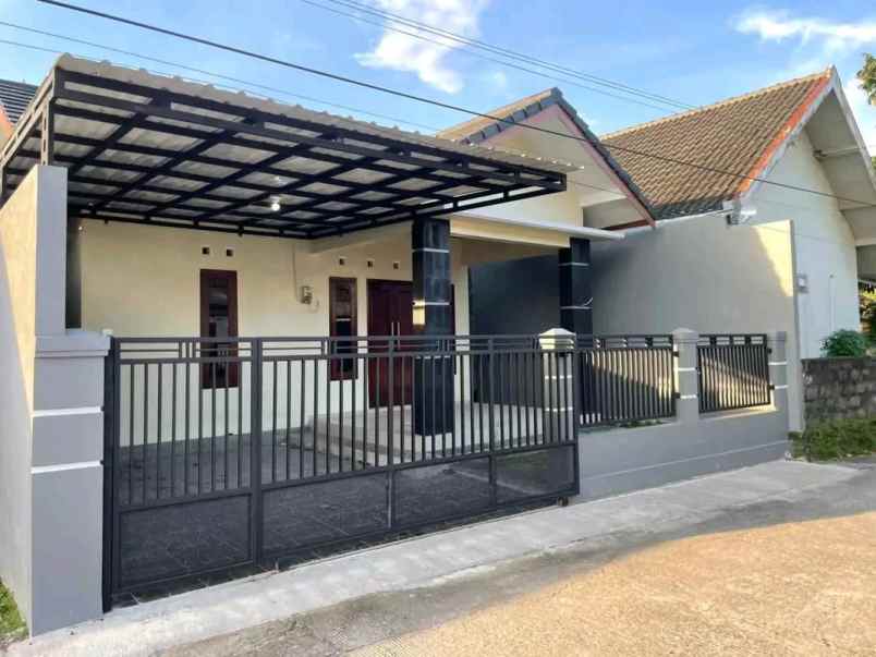 dijual rumah purwomartani