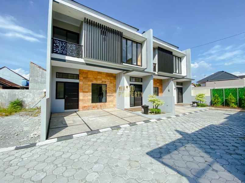 dijual rumah purwomartani kalasan