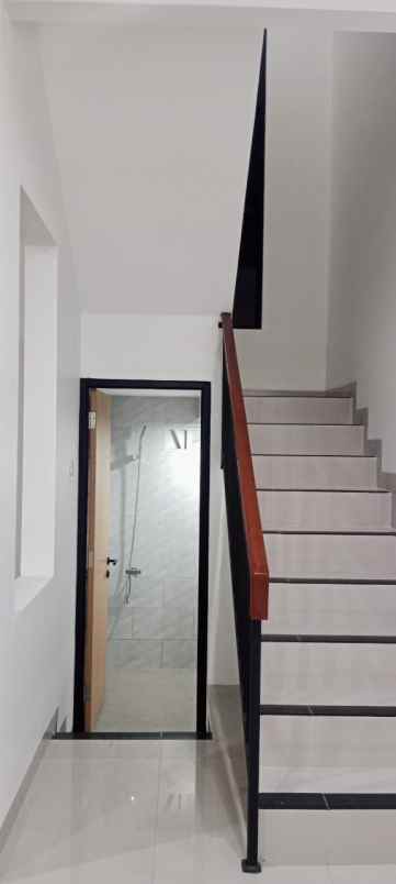 dijual rumah rangkapan jaya