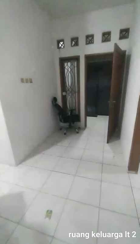 dijual rumah rempoa ciputat timur