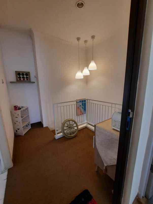 dijual rumah royal residence