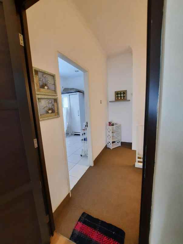 dijual rumah royal residence