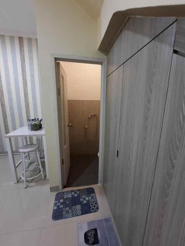 dijual rumah royal residence