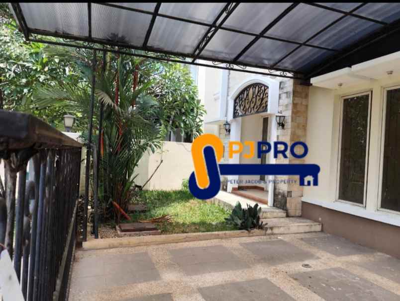 dijual rumah royal residence