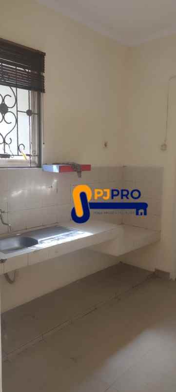 dijual rumah royal residence