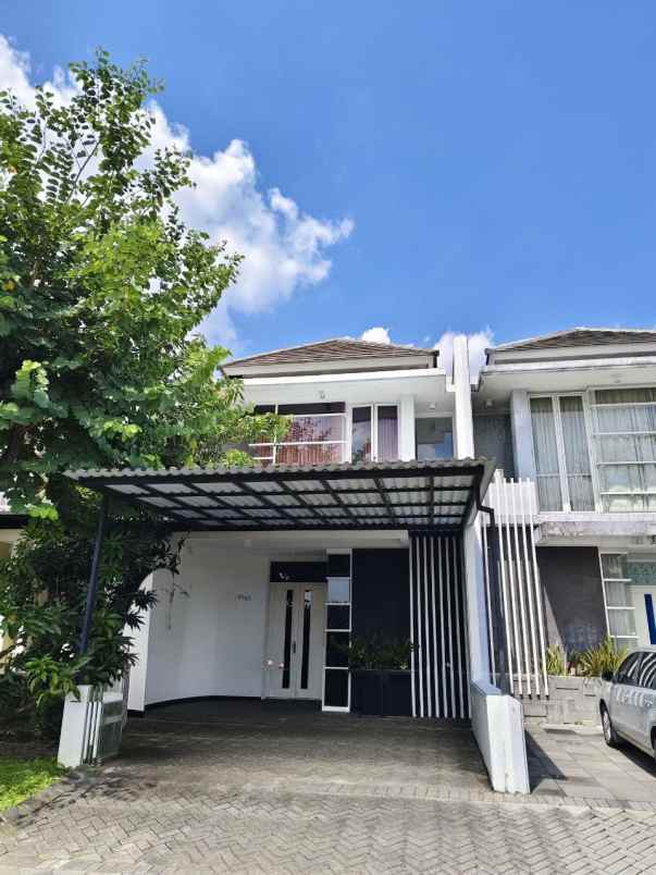 dijual rumah royal residence