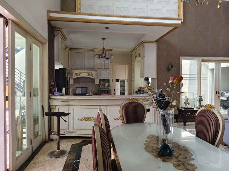 dijual rumah rumah pulomas barat