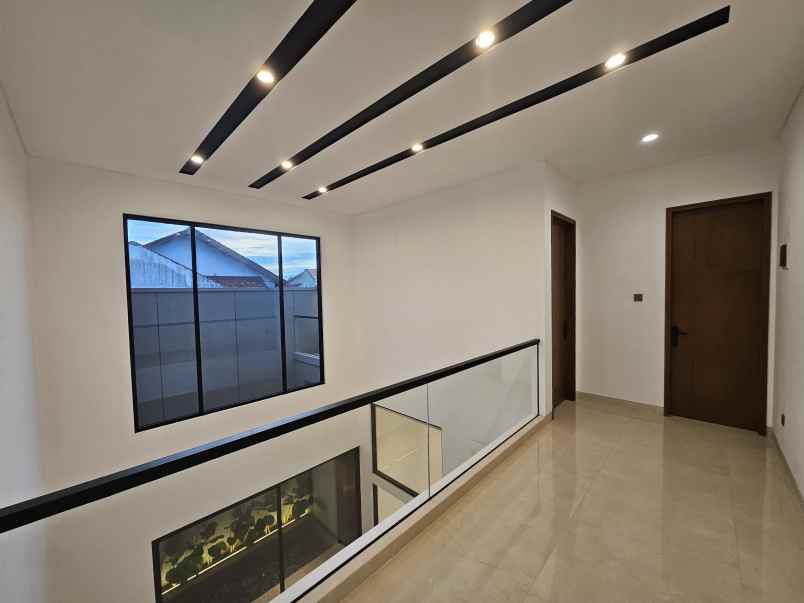 dijual rumah rungkut