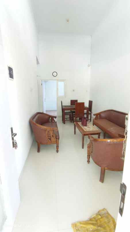 dijual rumah rungkut