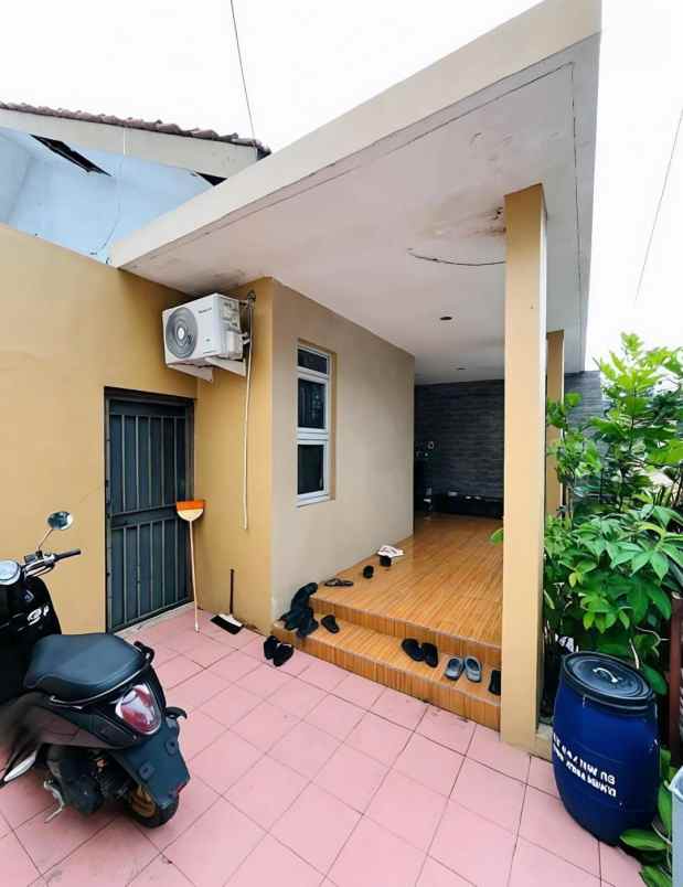 dijual rumah sambiroto
