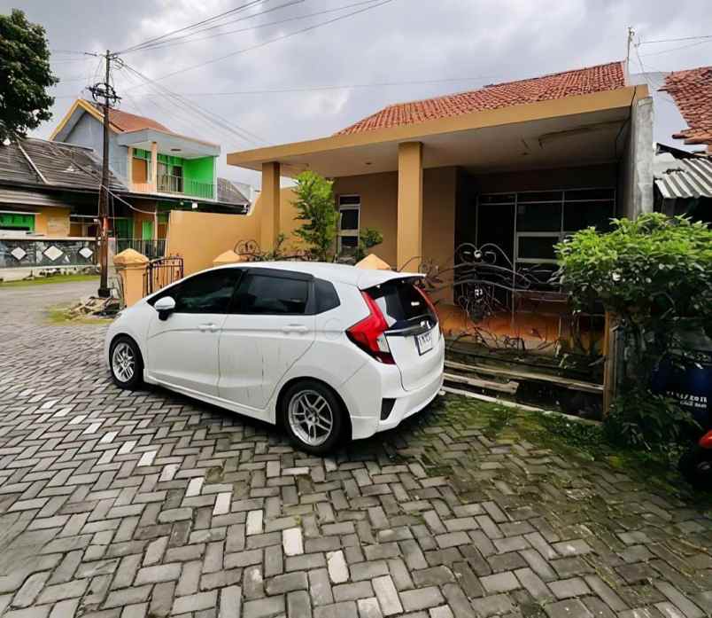 dijual rumah sambiroto