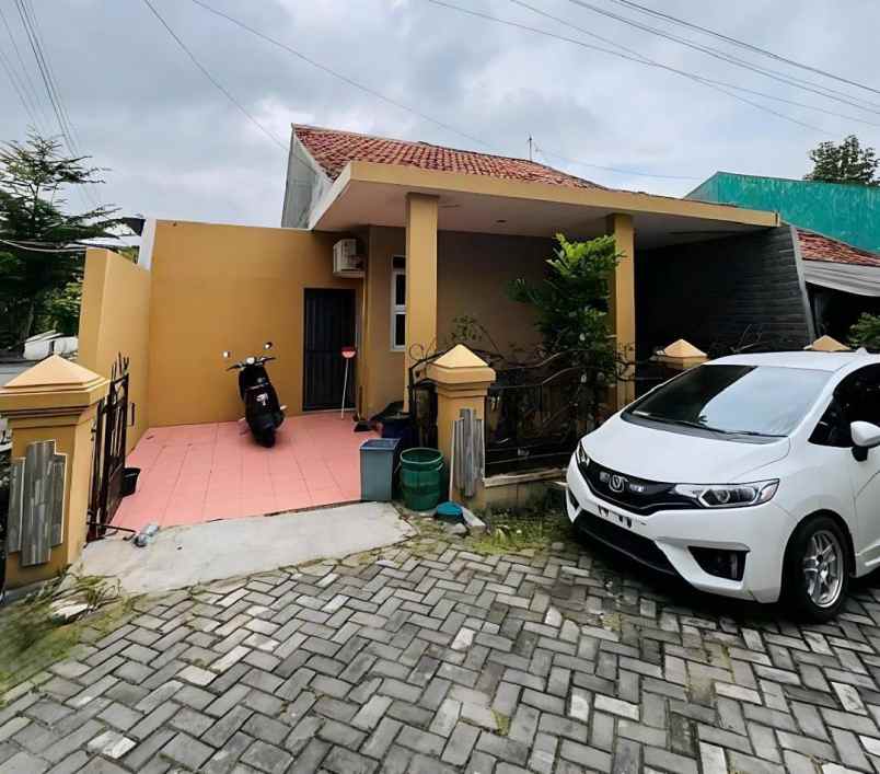 dijual rumah sambiroto