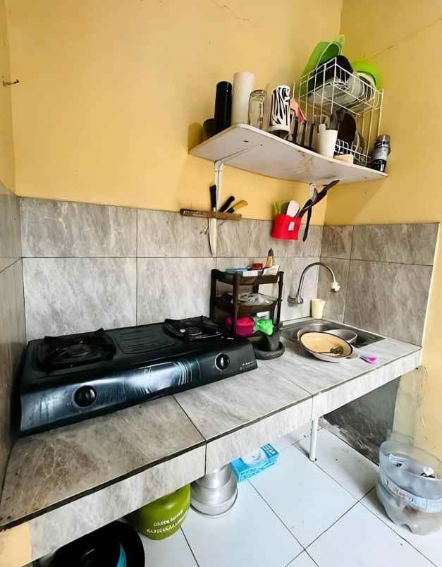 dijual rumah sambiroto