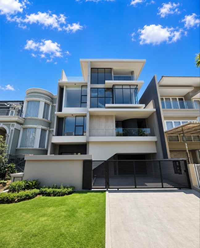 dijual rumah san diego pakuwon city