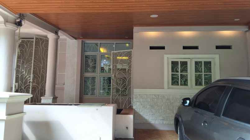 dijual rumah semi furnish di legenda wisata cibubur