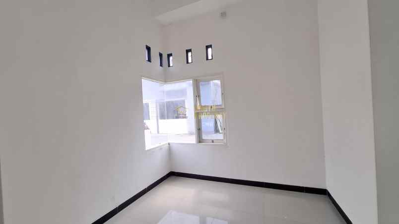 dijual rumah siap huni deket candi sambisari