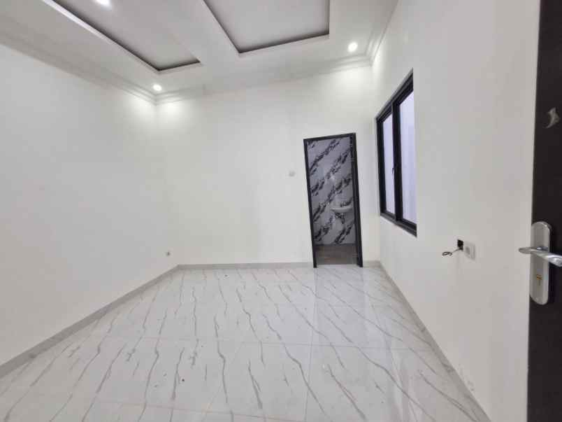dijual rumah siap huni di komplek dolog jakarta timur
