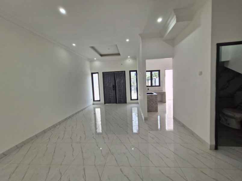 dijual rumah siap huni di komplek dolog jakarta timur