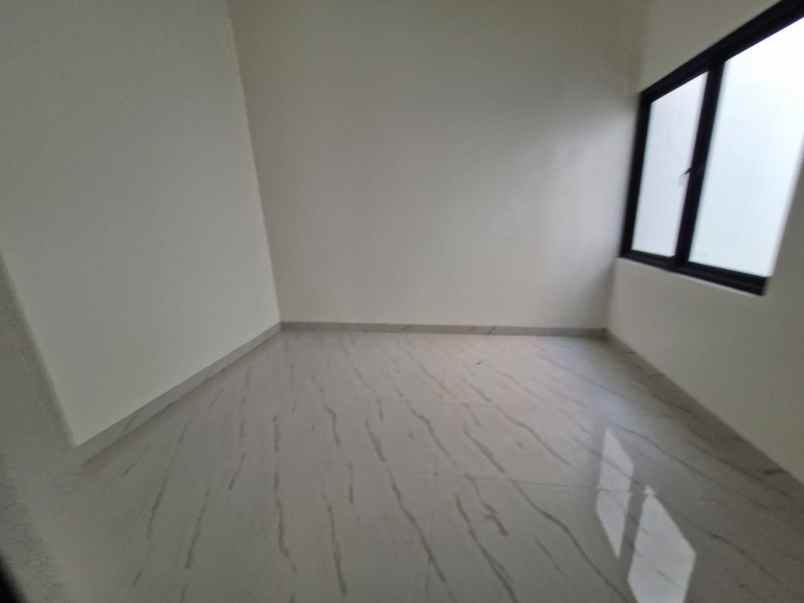dijual rumah siap huni di komplek dolog jakarta timur