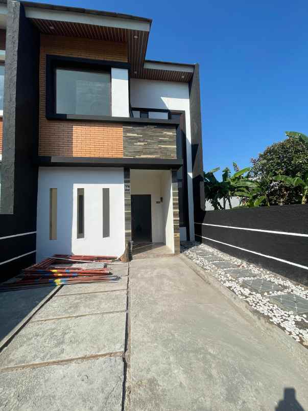 dijual rumah siap huni di palebon majapahit semarang