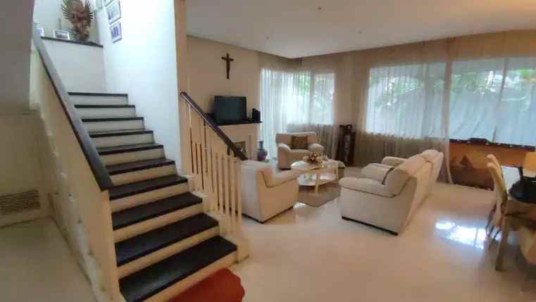 dijual rumah simpang darmo permai