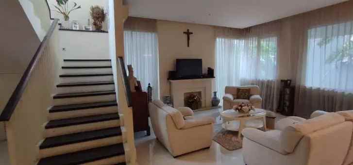 dijual rumah simpang darmo permai