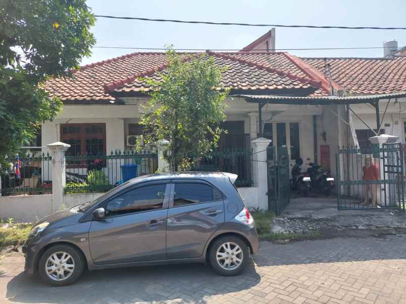 dijual rumah siwalankerto permai