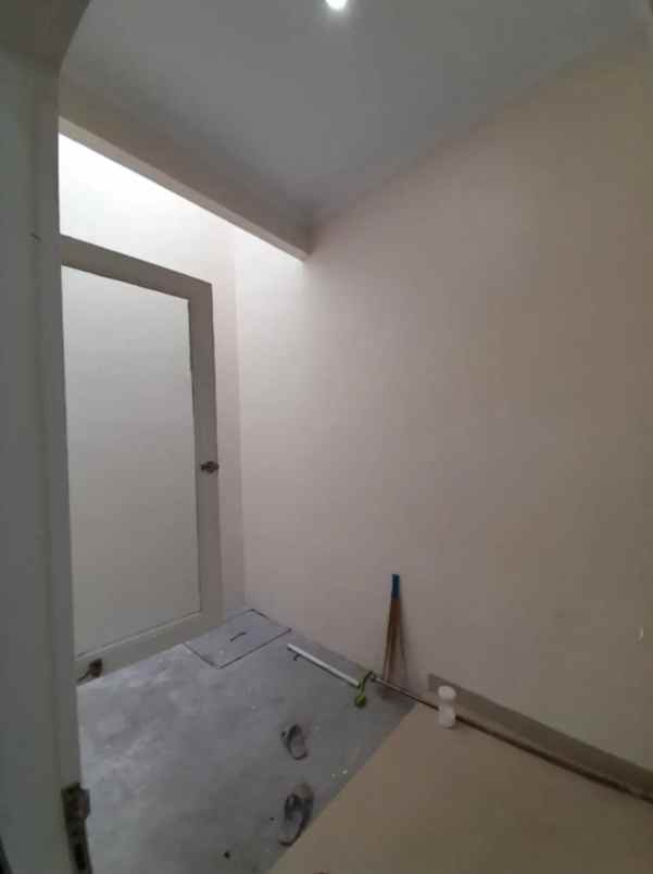 dijual rumah srengseng sawah jaksel